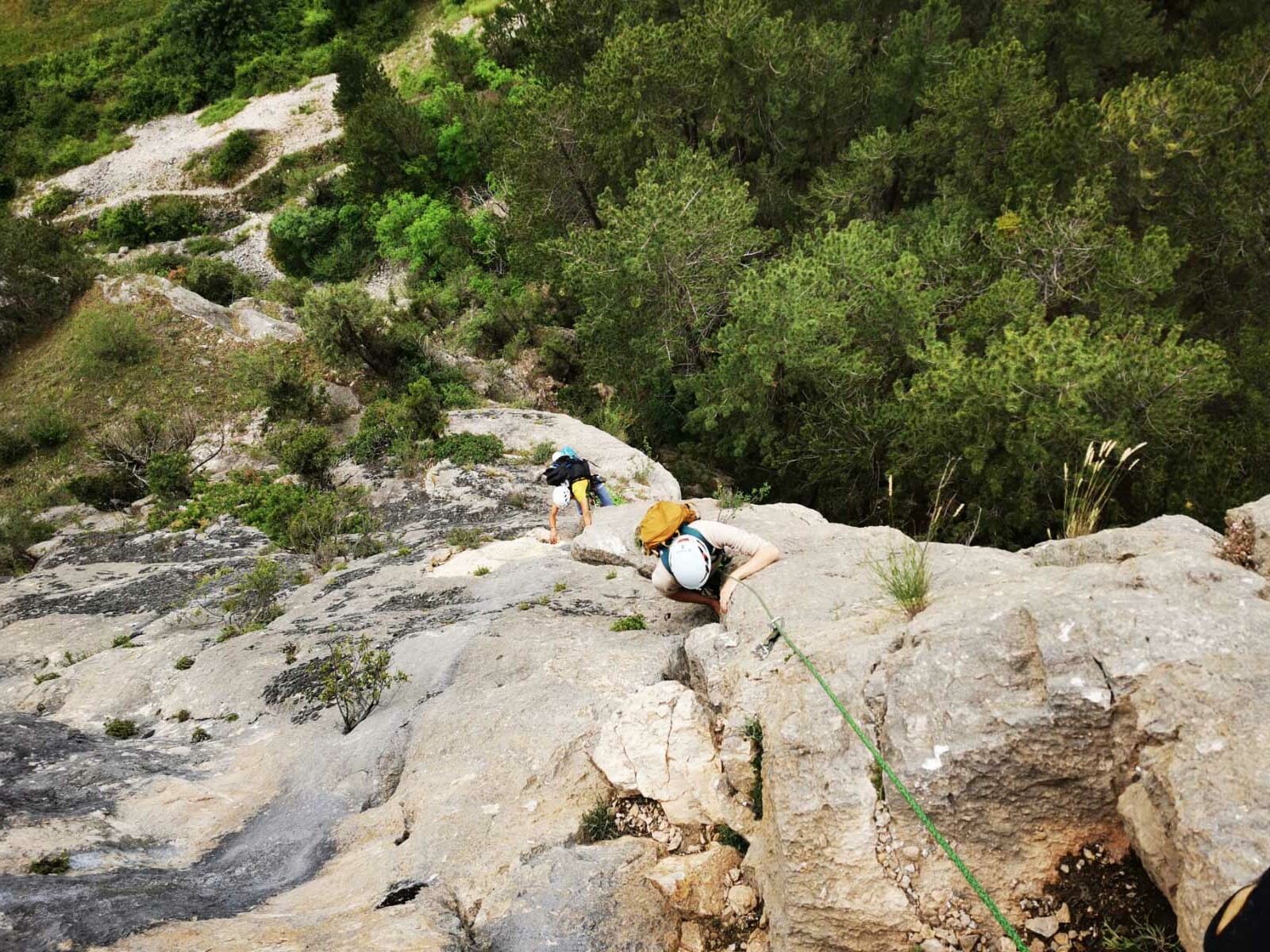 Grimpe et glisse montagne lgbt via ferrata